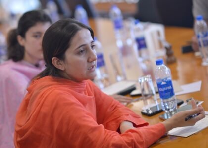 Zahra Nooreen - struggles to convincing society
